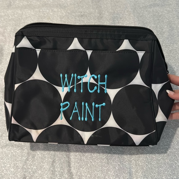 thirty-one Accessories - Large Black White Polka Dot Zipper Makeup Bag